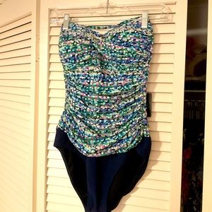 Brand new women’s NipTuck Swim one piece bathing suit